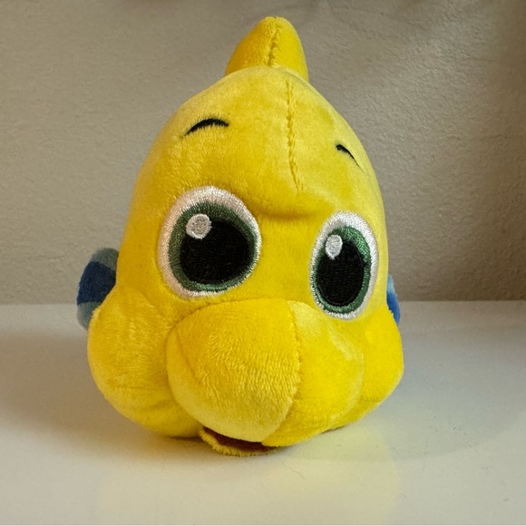 ๐ง๐ปโโ๏ธ Flounder Animator Collection Mini Plush - The Little Mermaid ๐ง๐ปโโ๏ธ - Picture 4 of 5